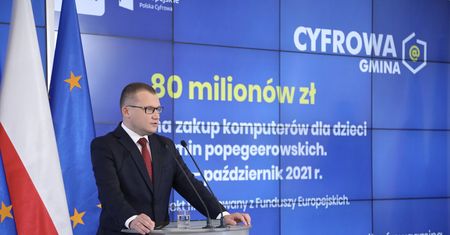 Nowy pomysł rządu. Komputery dla dzieci byłych pracowników PGR