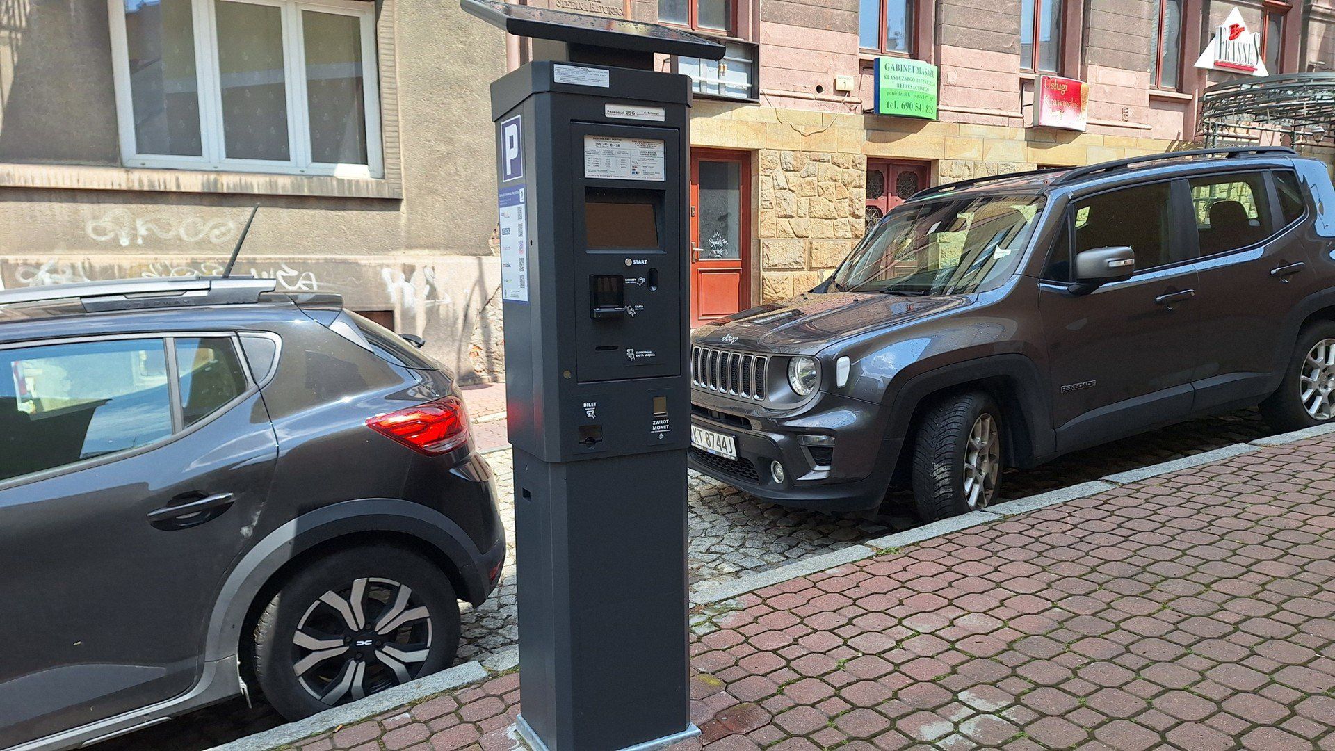 Dwa zmodernizowane parkomaty już pracują na ul. Batorego i Nowej w Tarnowie. We wrześniu pojawi się w centrum miasta kolejnych 15 urządzeń