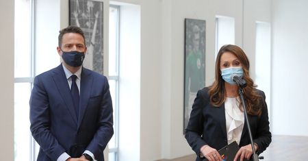 Trzaskowski: w połowie maja otworzymy cztery punkty masowych szczepień