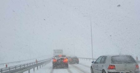 Śnieżyca na Podhalu. Zakopianka sparaliżowana