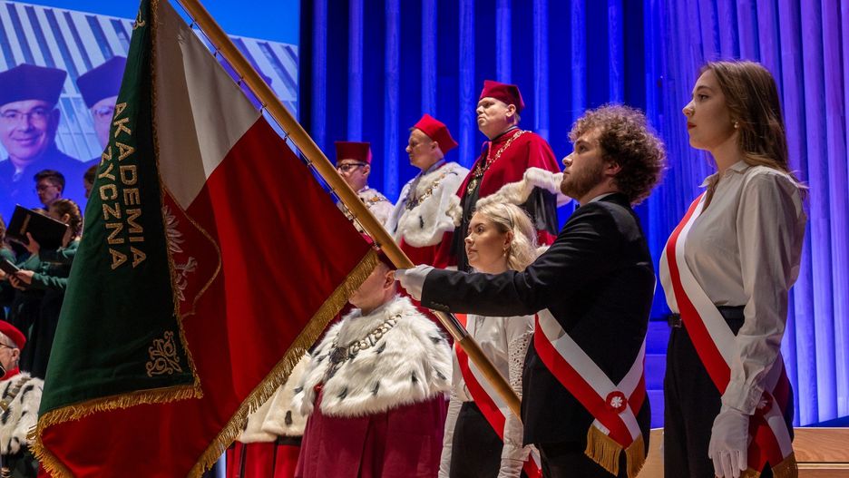 Uroczysta inauguracja roku akademickiego 2025/2026 rozpoczęła się w samo południe.