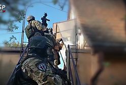 Zgorzelec. Akcja CBŚP. Odkrycie pod kojcem dla psów