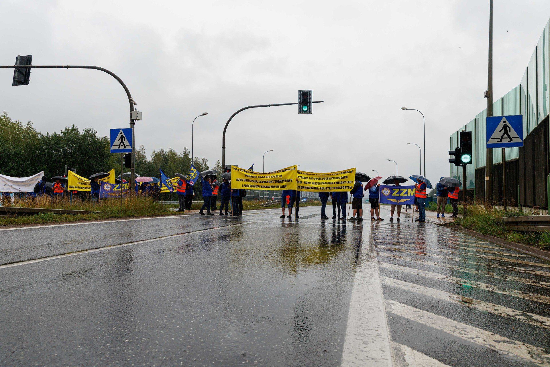 Blokada krajowej &#34;ósemki&#34;, którą tuż koło granic Białegostoku, przygotowali białostoccy działacze Związku Zawodowego Maszynistów Kolejowych w Polsce będzie prowadzona przez trzy dni w godz. od 10.00 do 14.00.