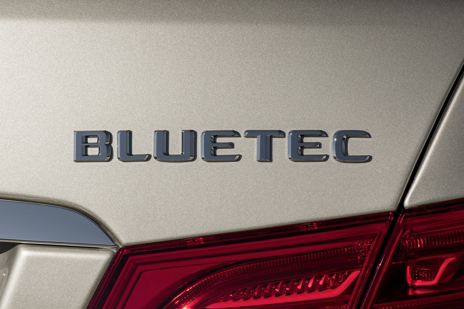 Mercedes-Benz klasy E na nowych zdjęciach [galeria] 11