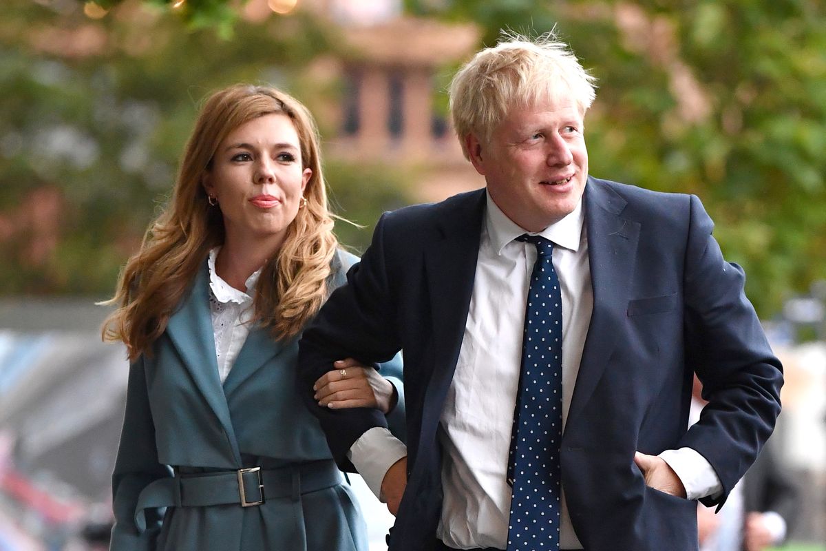 Ile dzieci ma Boris Johnson? Brytyjski premier zdradził tajemnicę. Na zdjęciu szef brytyjskiego rządu Boris Jonhson z żoną Carrie Symonds 
