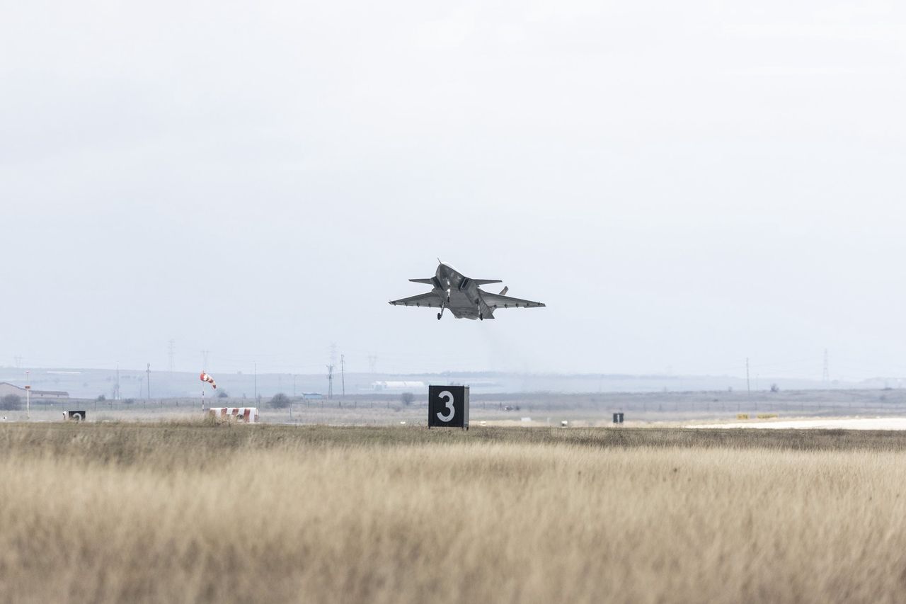 Bayraktar Kizilelma odbył dziewiczy lot. Turecki naddźwiękowy uderzeniowy dron coraz bliżej