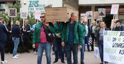 Rzeszów: "Nie mamy już z czego żyć". Pracownicy Fibrisu protestowali