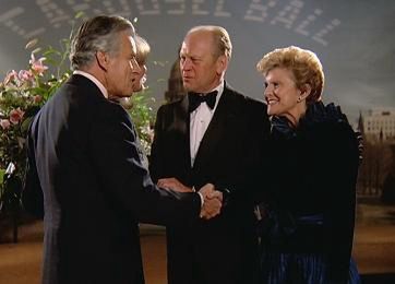 Gerald i Betty Fordowie w "Dynastii"