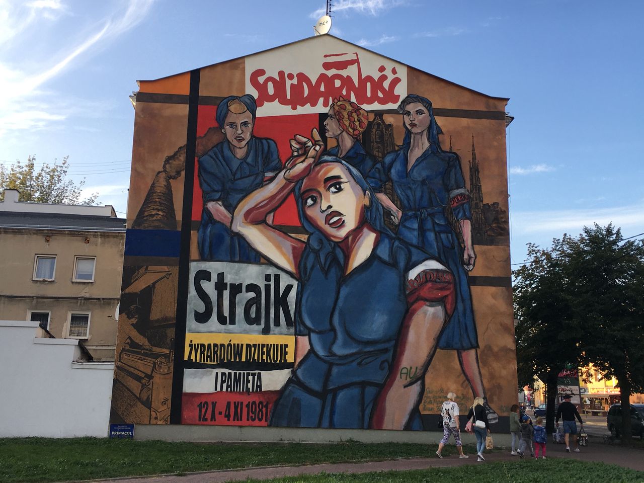 Żyrardów. O odwadze włókniarek i ich strajku z czasów beznadziei przypomina mural. Chociaż na nim są na pierwszym planie