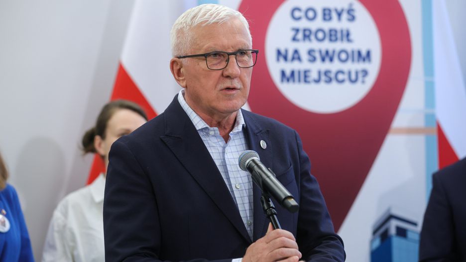 Wadim Tyszkiewicz
Warszawa, 13.03.2024. Senator niezale�ny Wadim Tyszkiewicz  podczas konferencji w ramach debaty "Ludzie samorz�du w 34. rocznic� uchwalenia ustawy o samorz�dzie terytorialnym", 13 bm. w Senacie w Warszawie. Wydarzenie jest organizowane przez senack� Komisj� Samorz�du Terytorialnego i Administracji Pa�stwowej oraz Zwi�zek Miast Polskich. (rg/zkoc) PAP/Rafa� Guz
Rafa� Guz
34, 34., briefing, debata, debaty, komisja, konferencja, Ludzie samorz�du, prasowa, prasowy, samorz�d, senacka