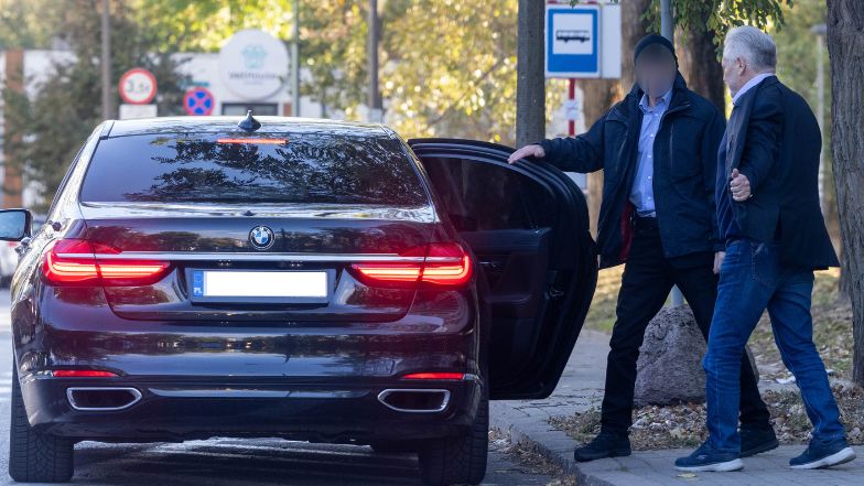 Aleksander Kwaśniewski w obiektywie paparazzi