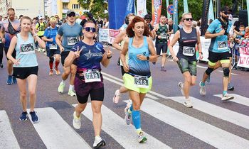 Piła: 34. Międzynarodowy Półmaraton. Biegowe święto na ulicach miasta