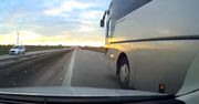 O krok od tragedii. Kierowca autobusu szalał na autostradzie