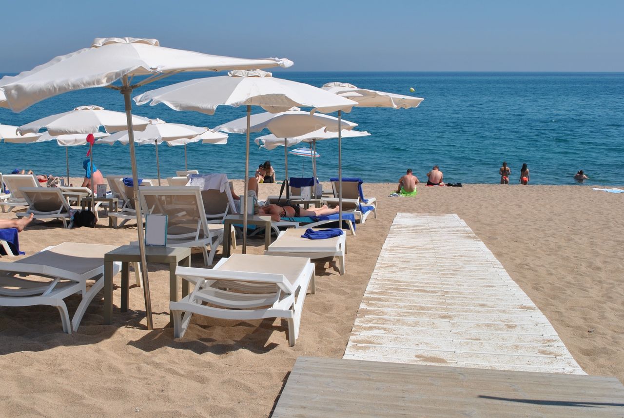 Germans caught taking sand. This island does not tolerate it.