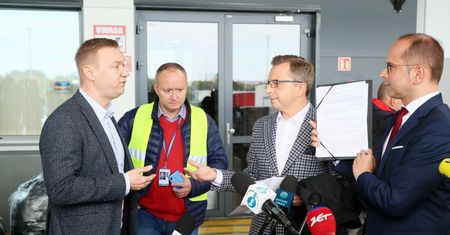 Przerwana konferencja posłów PO. Dyrektor budynku zagroził policją