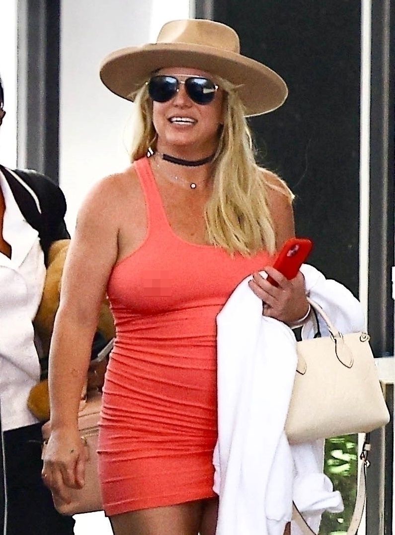 Dawno niewidziana Britney Spears "przyłapana" na lotnisku