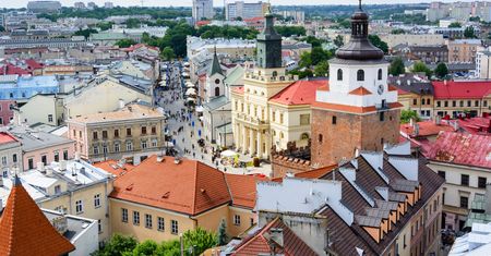 Pogoda w Lublinie. Prognoza na środę 26 listopada. Duże chmury i przelotne opady, przejaśnienia późnym wieczorem