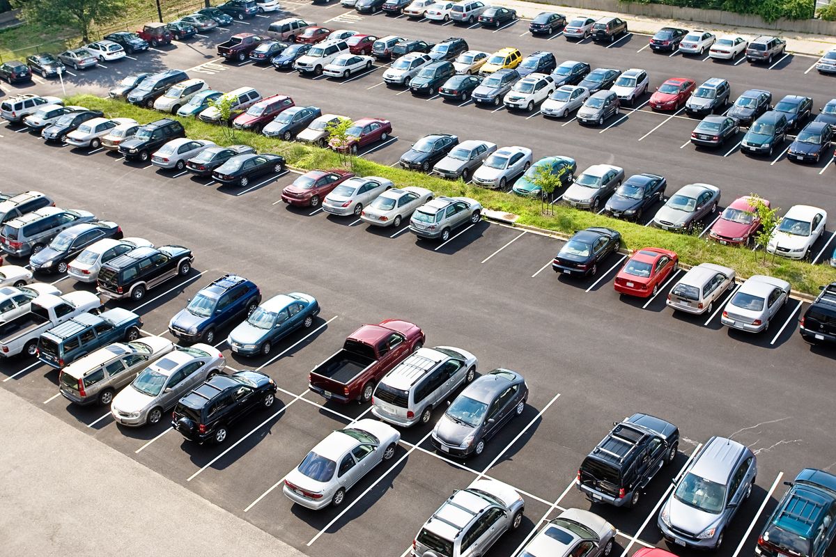 Parkingi przy największych, gdańskich plażach plażach w sezonie są płatne