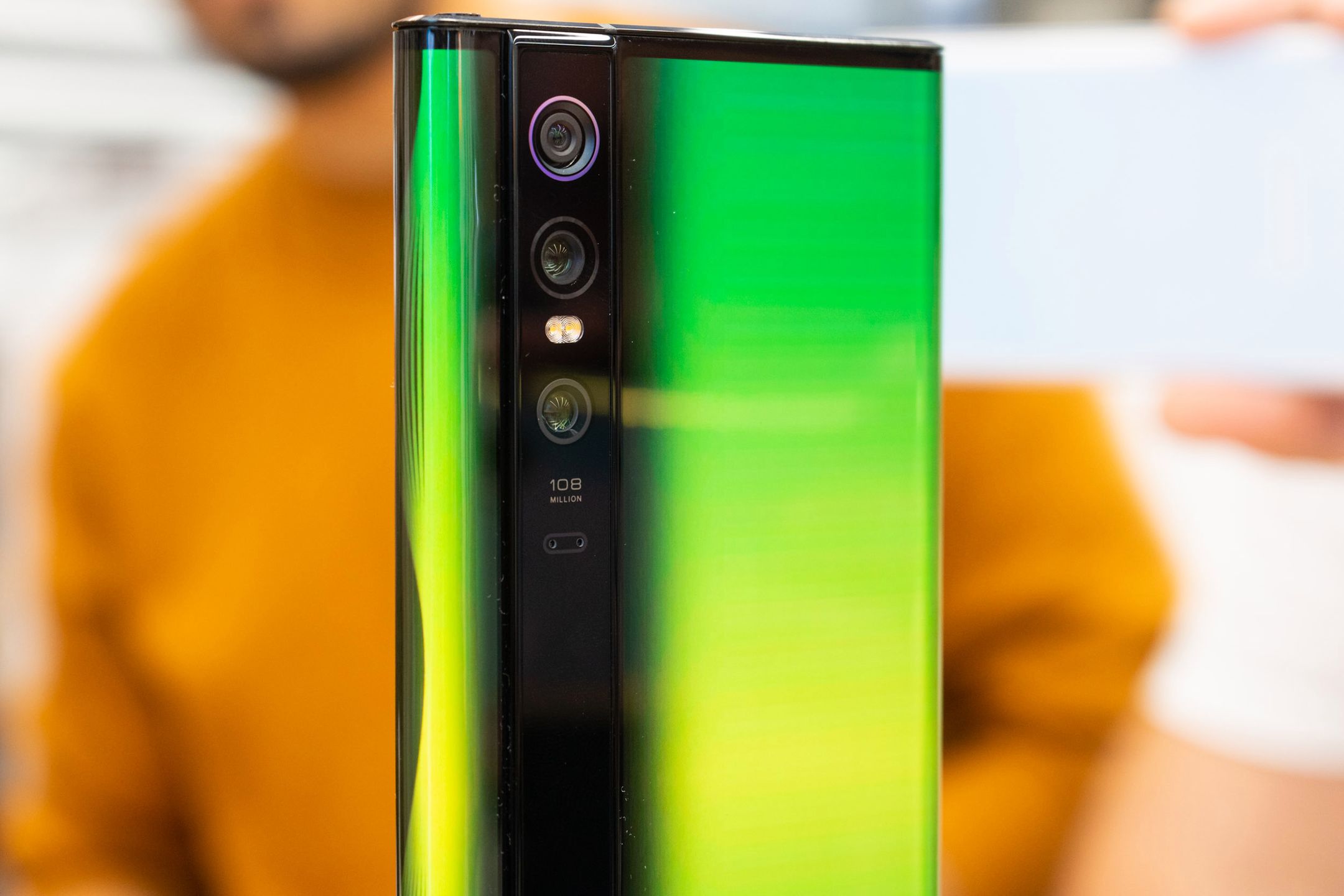 Xiaomi Mi Mix Alpha: telefon rodem z sci-fi pojawił się w Warszawie 9