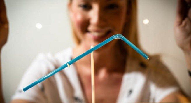 IKEA wystawą w Muzeum Designu w Londynie żegna się z plastikowymi słomkami