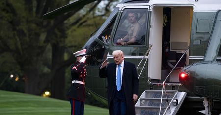 "Nie bądźcie panikarzami". Trump apeluje w obliczu załamania giełdy