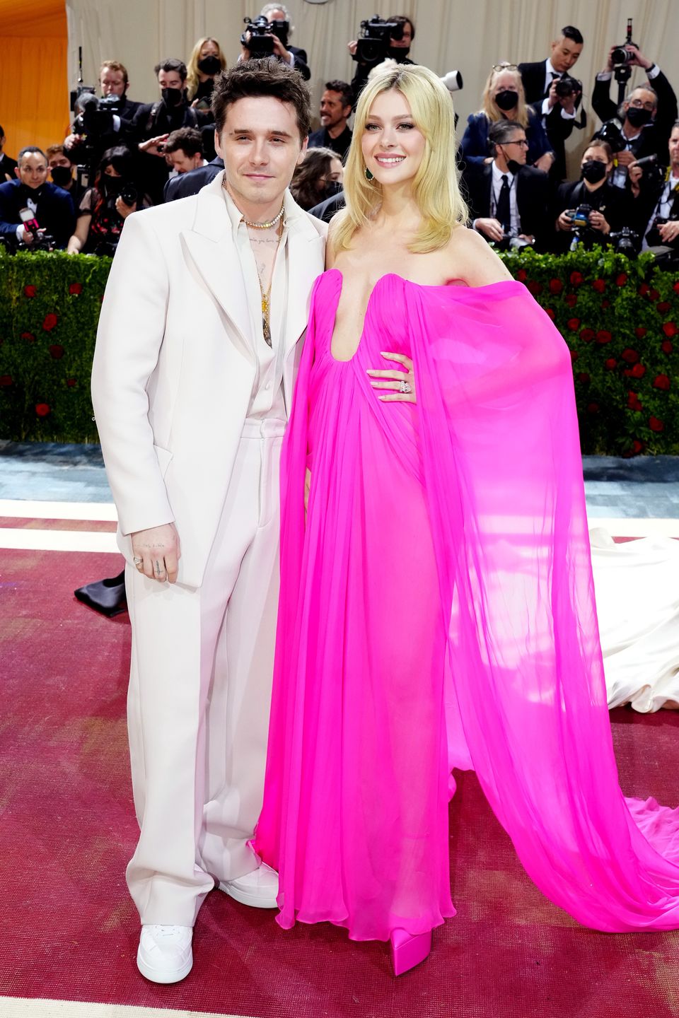 Gala MET 2022. Brooklyn Beckham i Nicola Peltz debiutują na salonach jako małżeństwo
