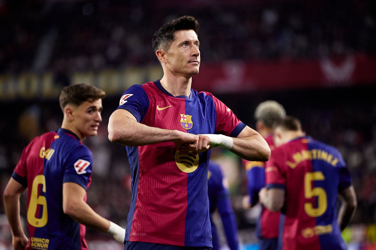 Robert Lewandowski w FC Barcelonie zarabia 34 miliony euro 