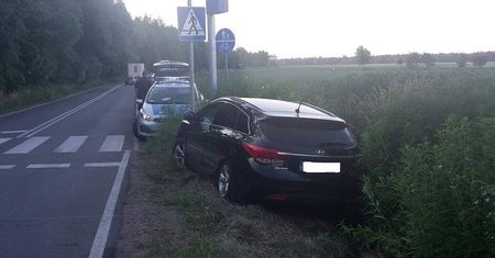 Mazowieckie. 14-latek zabrał mamie samochód i wjechał do rowu