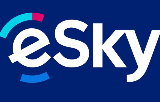 eSky z nową identyfikacją wizualną i stroną internetową, prezesem Sebastian Mikosz