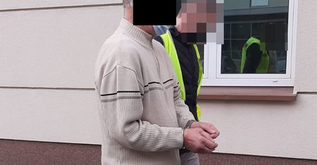 Warszawa. 67-latek zaatakował nożem żonę. Wcześniej znęcał się nad nią