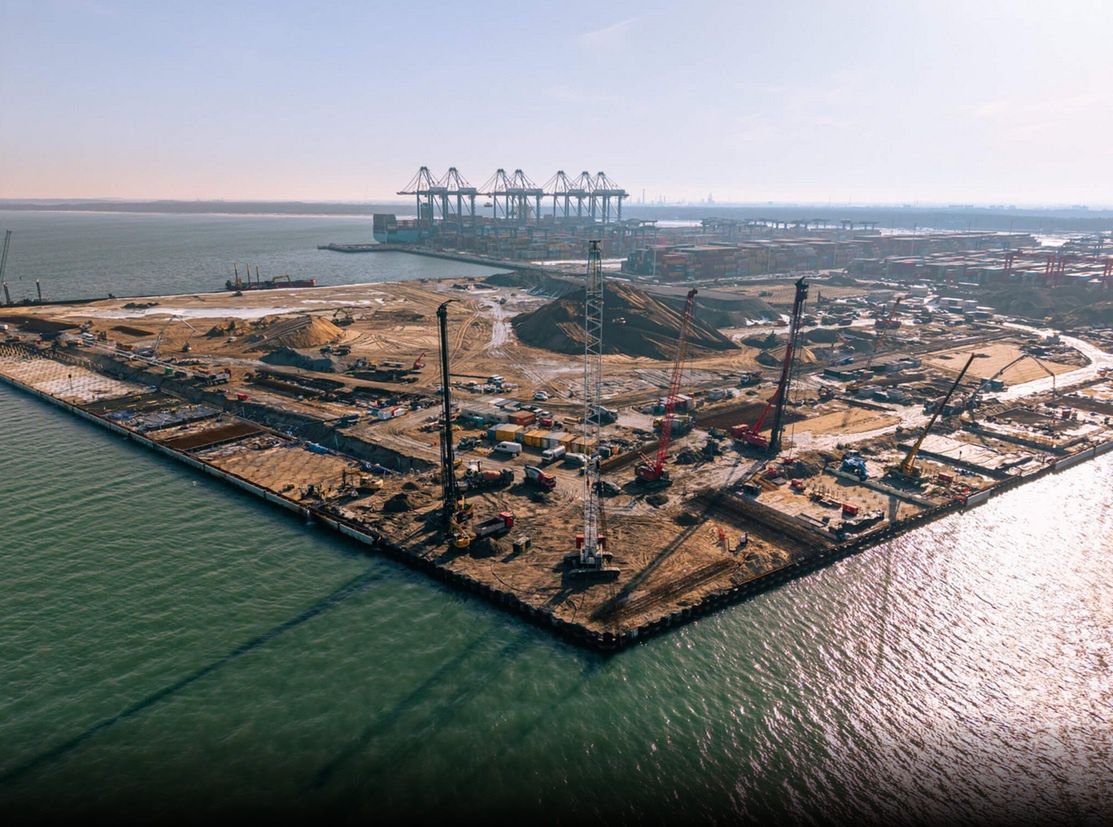 W Gdańsku rośnie gigant. Powstający terminal zaskakuje skalą
