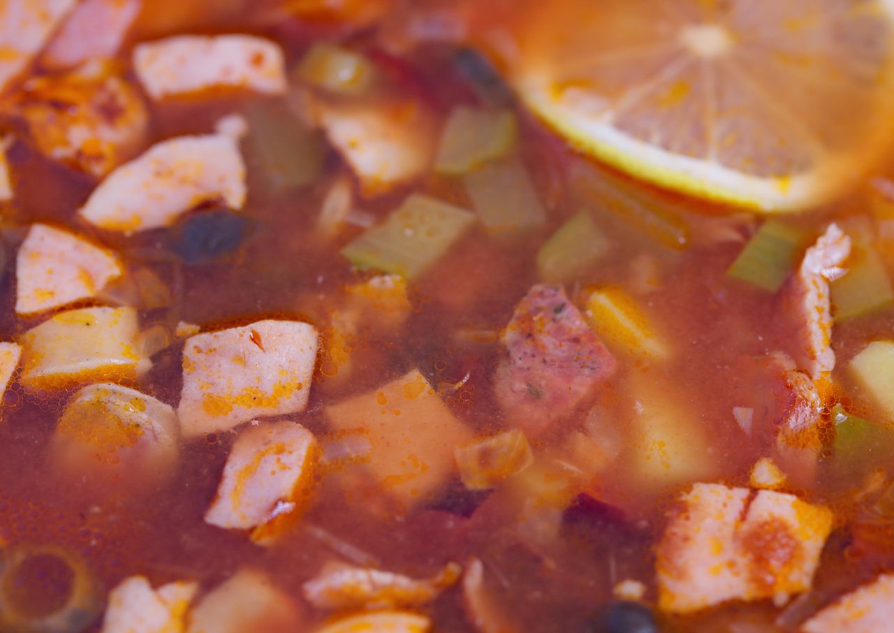 "Chłopska" zupa na bogato. Po niej już nie trzeba drugiego dania