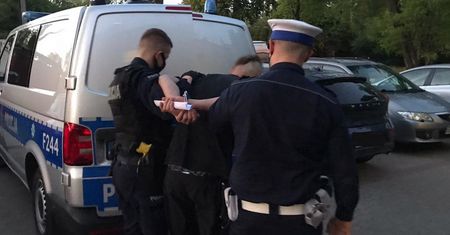 Horror w Łodzi. 35-latek zastraszał siekierą. Doszło do rękoczynów