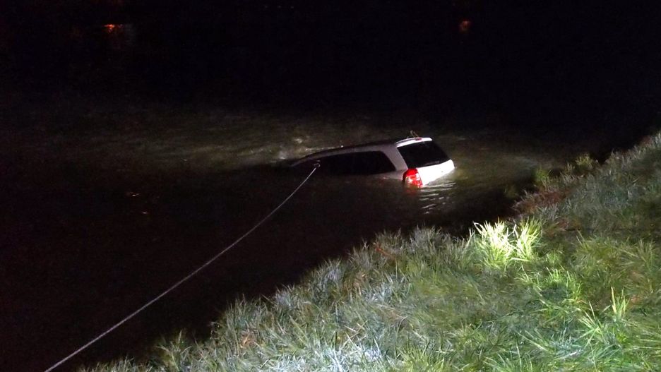 Wypadek w Sanoku. Samochód wjechał do rzeki 