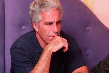 "Przystań dla pedofilów". Szokujące informacje z akt Epsteina