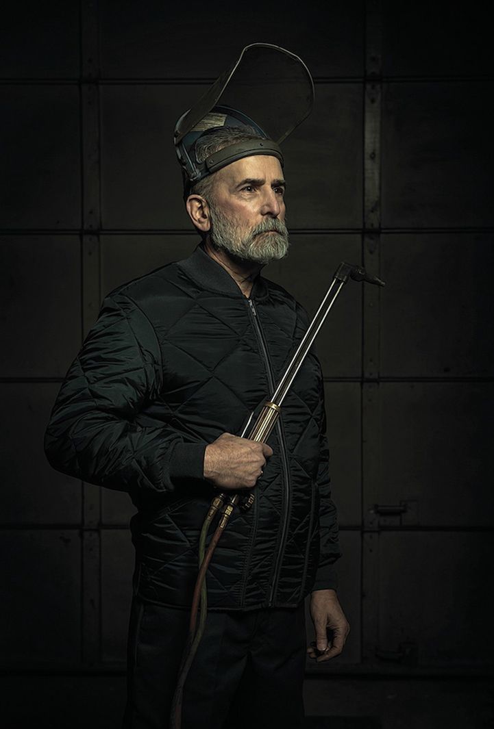 Zobacz jak mechanicy odtworzyli ikoniczne obrazy w fotografiach Freddy’ego Fabrisa 7