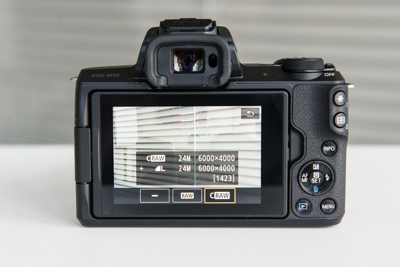 Canon ESO M50