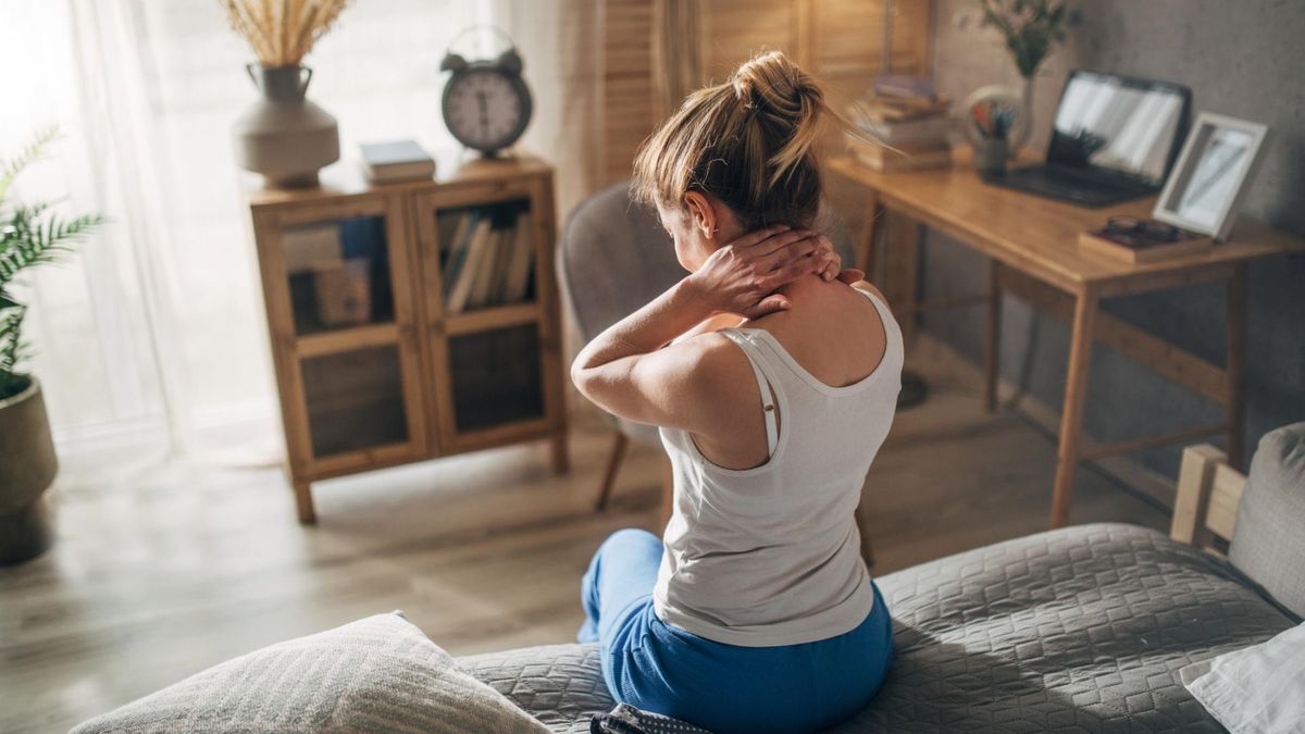 Śpisz w tej pozycji? Możesz nabawić się bólu pleców i problemów z oddychaniem