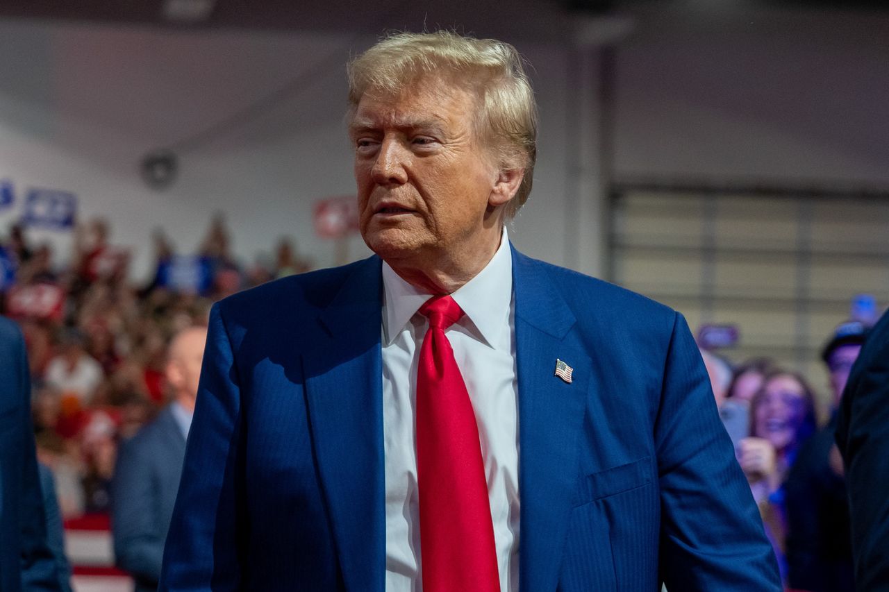 Trump vows to end Ukraine bloodshed amid rally chaos