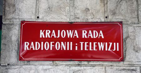 KRRiT krytykuje paski w "Wiadomościach" TVP