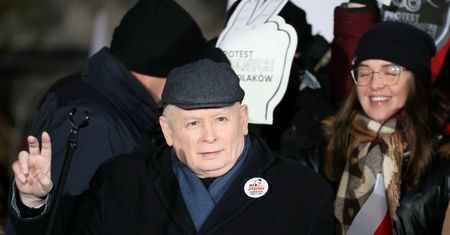 Kaczyński o euro w Polsce. "To atak na Bank Narodowy"