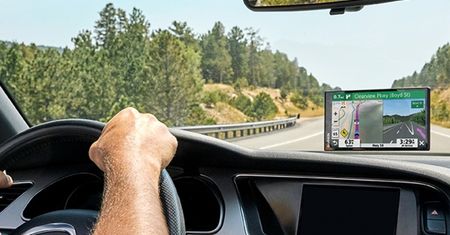 (Niemal) bezramkowe nawigacje Garmin DriveSmart z funkcjami dodatkowymi