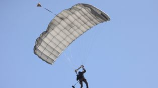 Tragiczne doniesienia z Czech. Nie żyje polski spadochroniarz