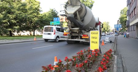 W Krakowie stanął "fotoradar", który sprawdza emisję spalin w jadących autach
