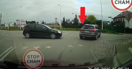 Wystarczył jeden klakson. Kierowca ruszył w pościg za innym autem. Jest nagranie