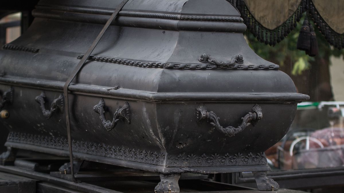 trumna grób pogrzeb