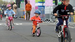 Kaski dla dzieci budzą wątpliwości. Co z nowymi przepisami?