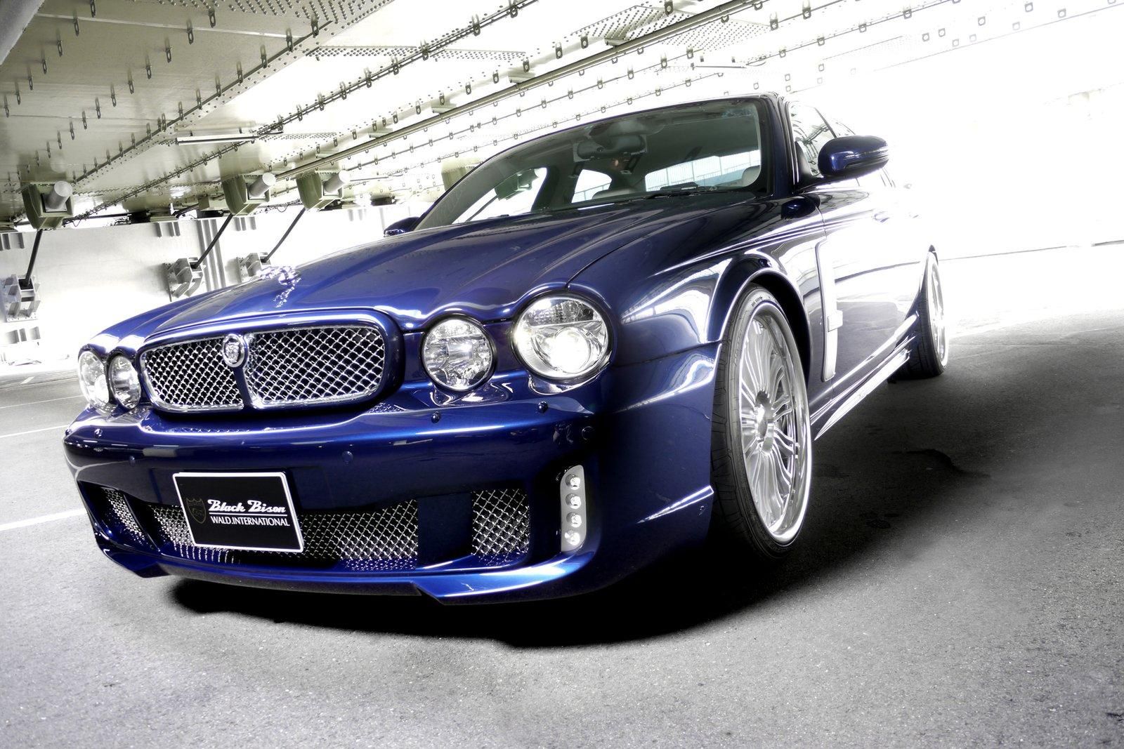 Jaguar XJ Black Bison Edition Wald
