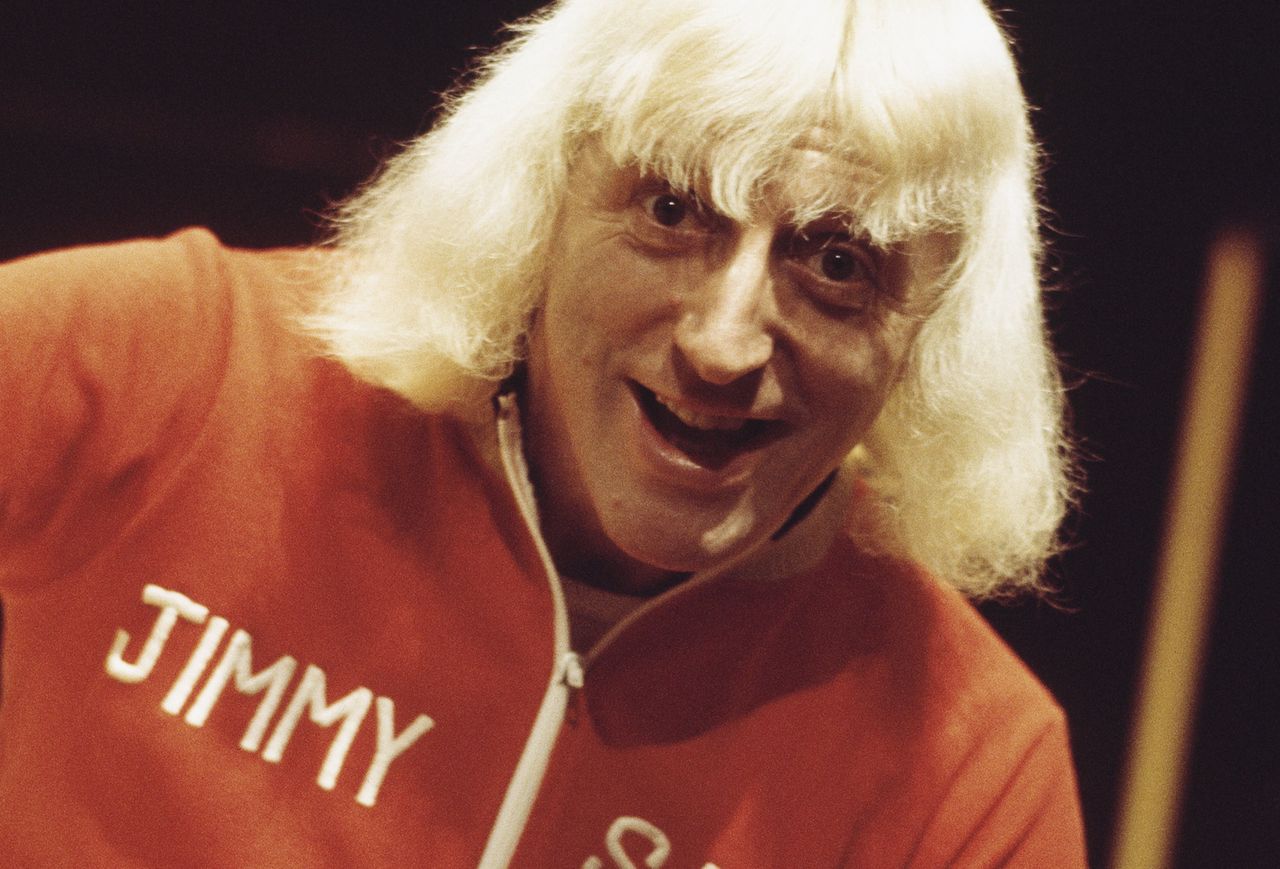 Papież odznaczył go orderem. Był bohaterem i "zbawcą". Pośmiertne śledztwo ujawniło potworne historie o Jimmym Savile’u