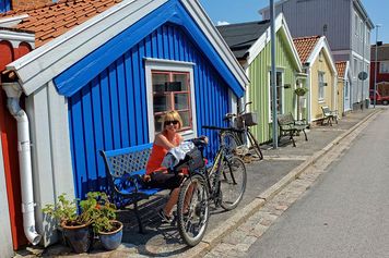 Kraina jak obraz namalowany akwarelami. Drewniane domki i portowe klimaty urzekają